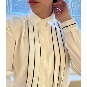 Nicola size 8 women’s French girl button up cream blouse pleated long sleeve col